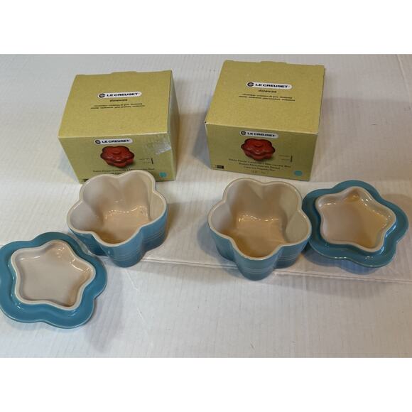 NEW Le Creuset Flower Petite Ramekin Caribbean Blue Set of 2 Stoneware - Picture 3 of 11